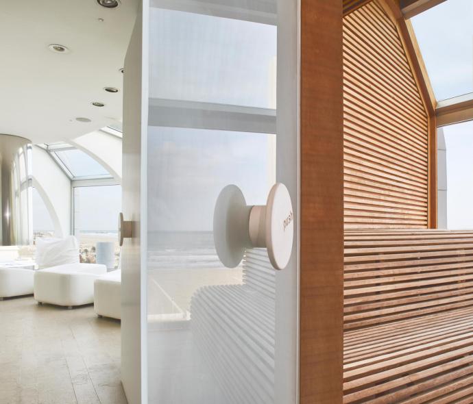 i-suite en en-entire-panoramic-wellness-center-booked-exclusively 005