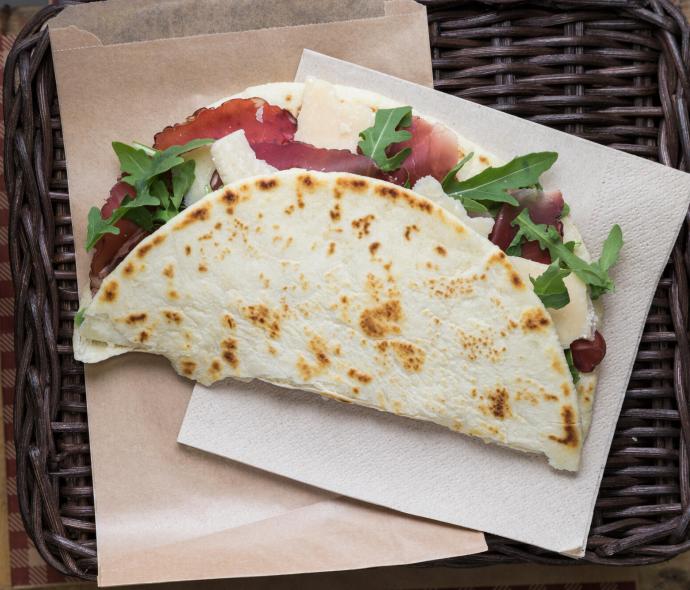i-suite fr hotel-rimini-pour-tour-ebike-rimini-avec-degustation-de-piadina 005