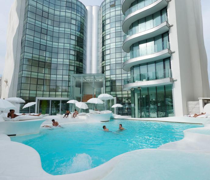 i-suite fr smart-working-a-rimini-dans-une-suite-design-hotel-5-etoiles-vue-mer 007