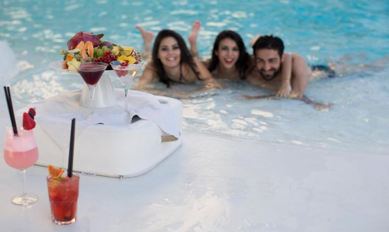 i-suite it location-rimini-per-cena-aziendale-natale-hotel-5-stelle-con-ristorante-e-spa 017