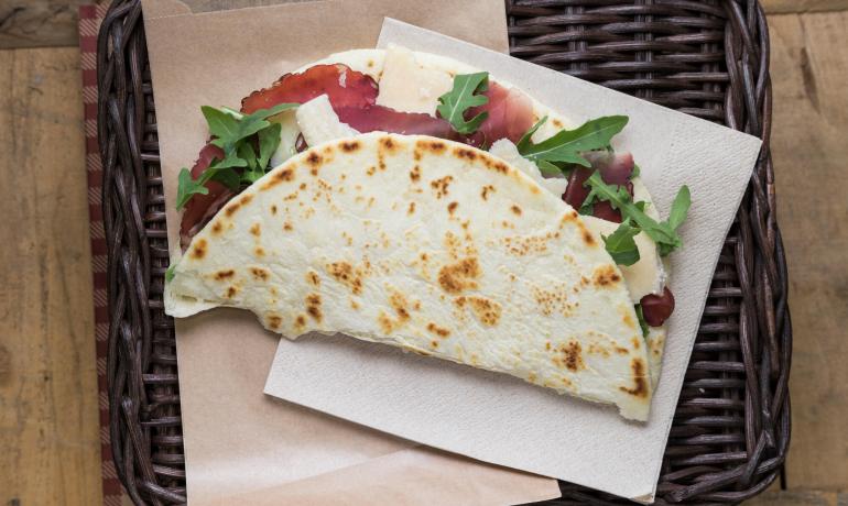 i-suite fr hotel-rimini-pour-tour-ebike-rimini-avec-degustation-de-piadina 015