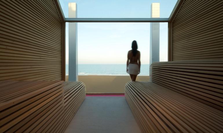 i-suite it smart-working-a-rimini-in-suite-di-desing-hotel-5-stelle-vista-mare 019